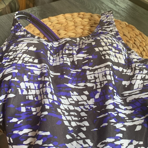 Speedo size 10 - Picture 2 of 6